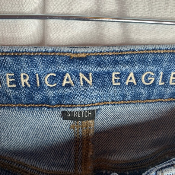 American Eagle stretch mom jeans butterfly stencil jeans size 0 - Picture 9 of 12